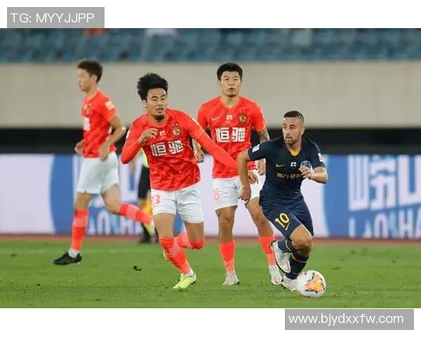 南京篮球队以85分领跑冠军赛积分榜展现强劲实力和竞争优势