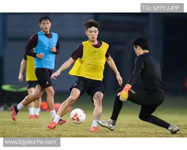 广州足球队的团队协作揭秘：如何铸就胜利之路与团结精神