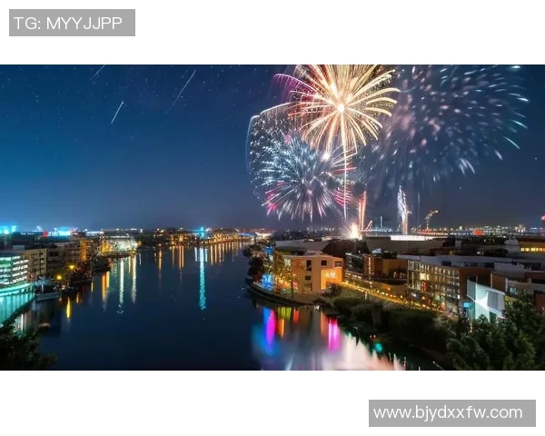 意大利足球明星共赏烟花绚烂夜空展现激情与梦想