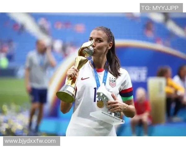 法国女足球明星头像展示她们的风采与魅力,激励更多女性参与足球运动 法国女足球明星头像展示她们的风采与魅力,激励更多女性参与足球运动