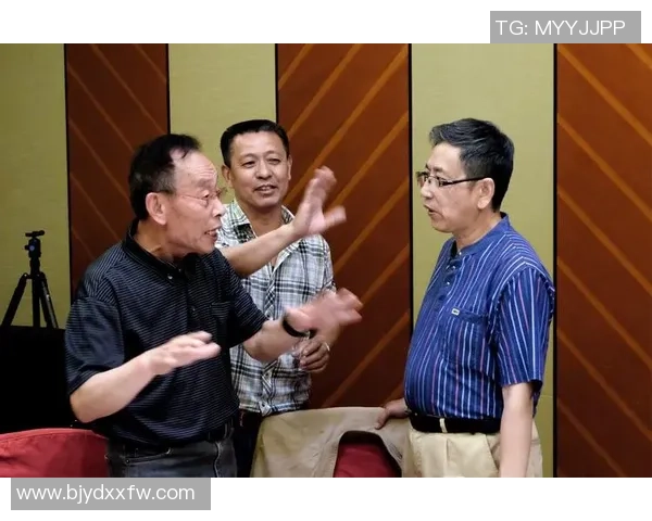 足球明星的成功与教育背景的关系探讨:读书与球场成就的辩证思考 足球明星的成功与教育背景的关系探讨:读书与球场成就的辩证思考